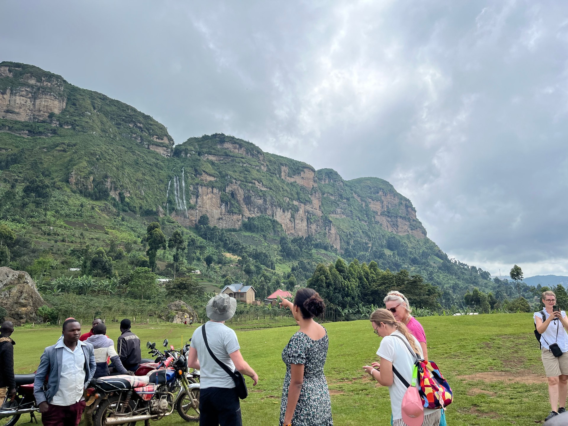 Begegnung am Fuße des Mount Elgon