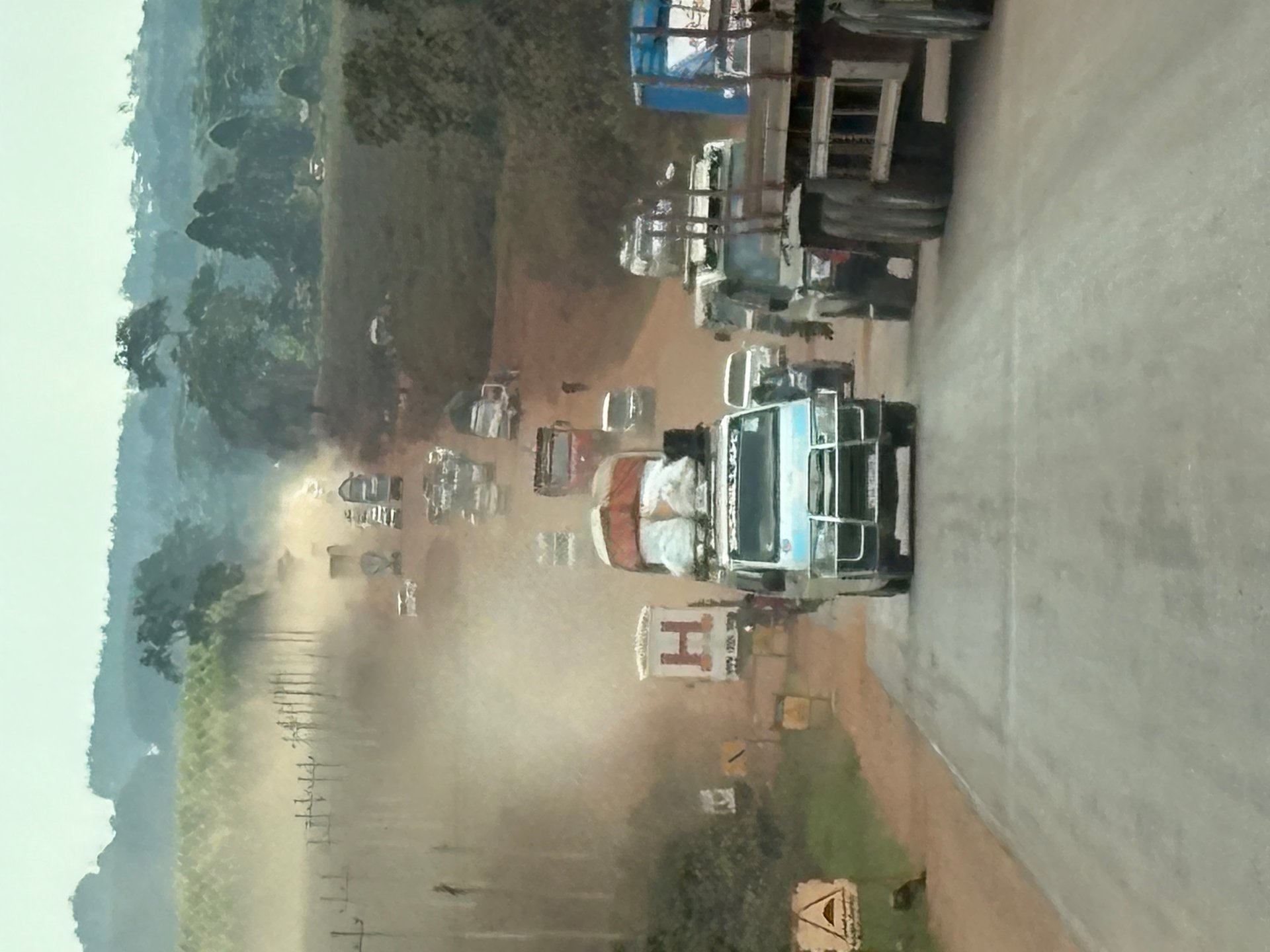 Masaka Highway Uganda — Baustelle, Staubpiste und dichter Verkehr, Januar 2026