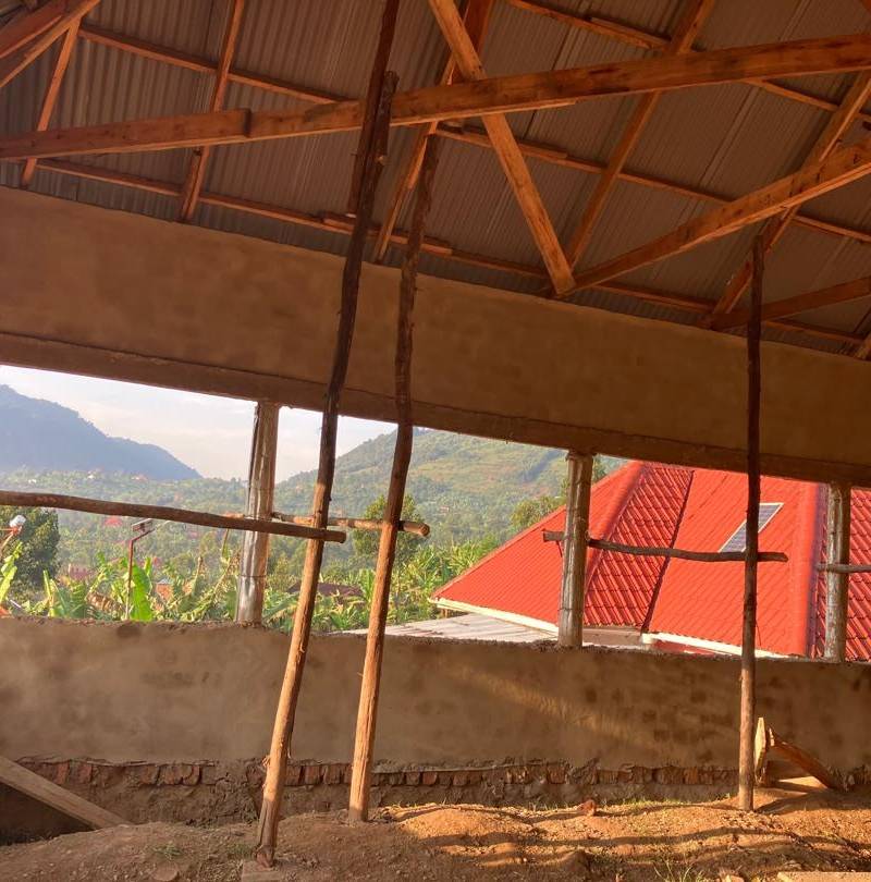 HopeKitchen Buhoma im Bau: Hoffnung nimmt Gestalt an