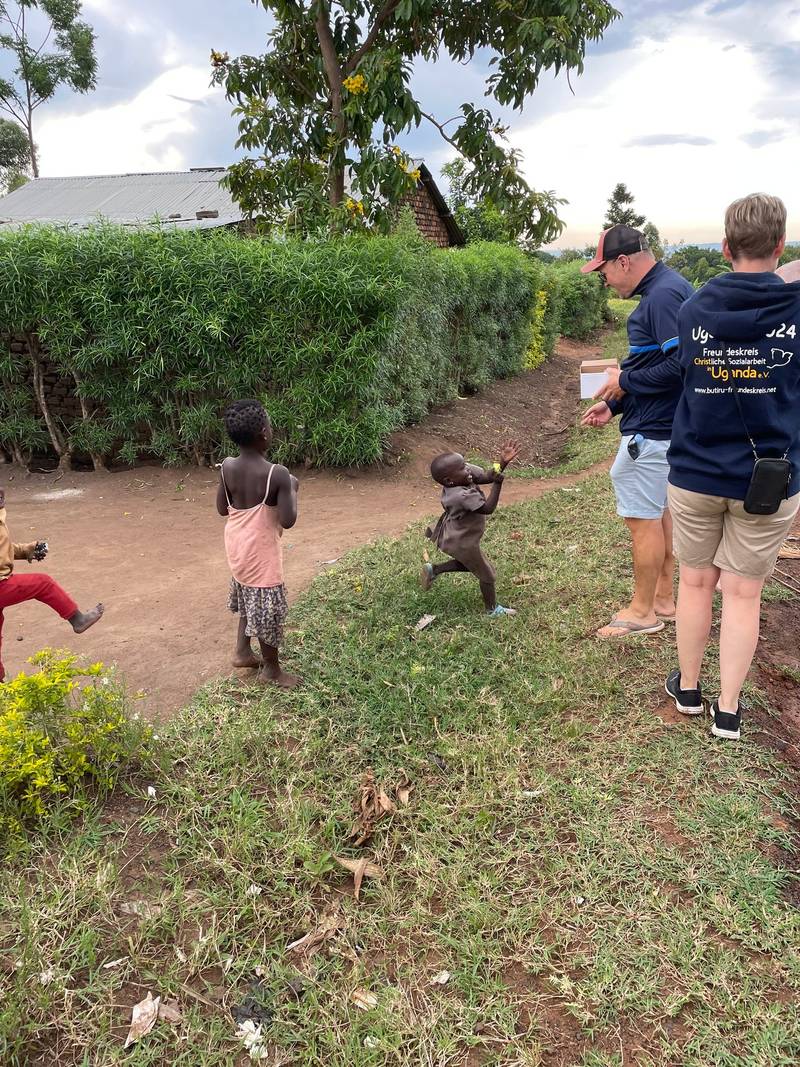 Kinder in Uganda – Hope on the road